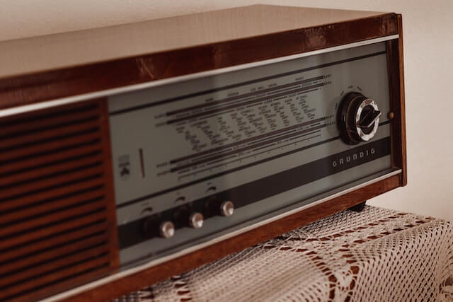 Radio de estilo antiguo